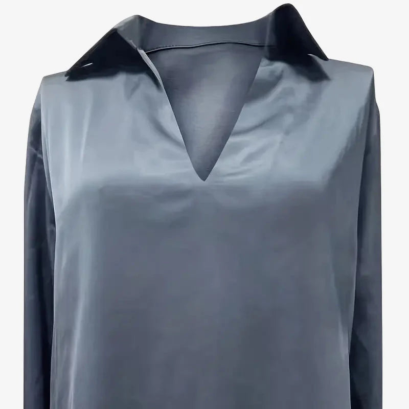 Claoria™ Premium V-neck